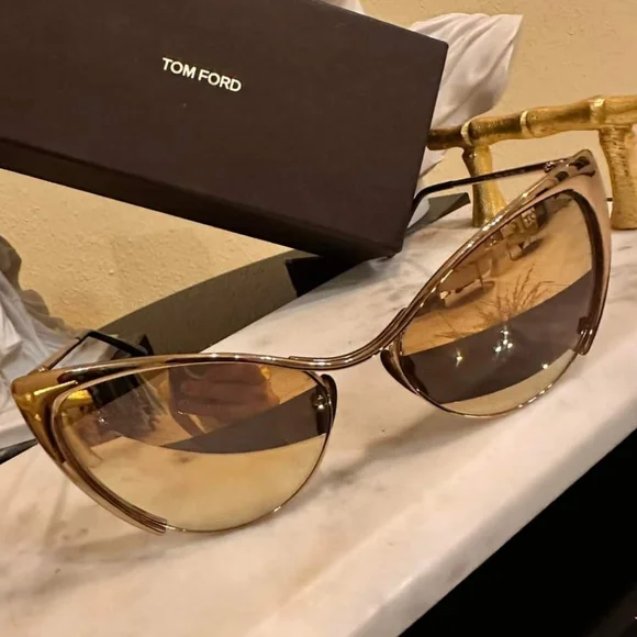 Tom Ford | Accessories | Tom Ford Sunglasses | Poshmark display picture 3